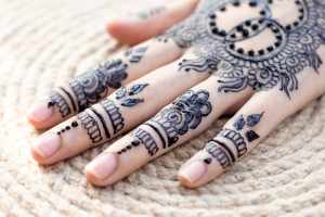 Simple Arabic Mehndi Designs for Left Hand