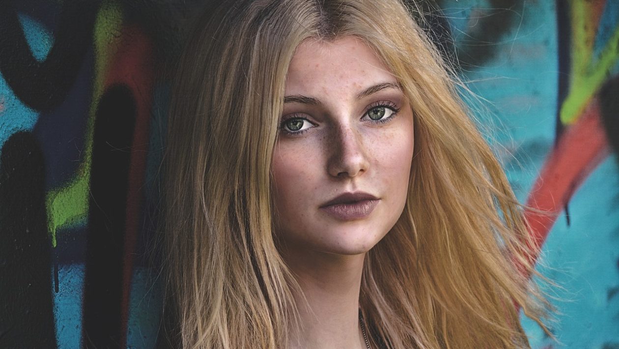 Mini Facelift in 30s: Why Should You Consider It?