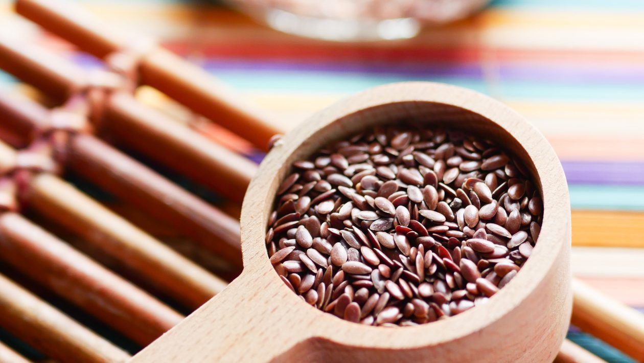 Flaxseed Benefits for Hair: Learn DIY Solutions for Luscious Hair